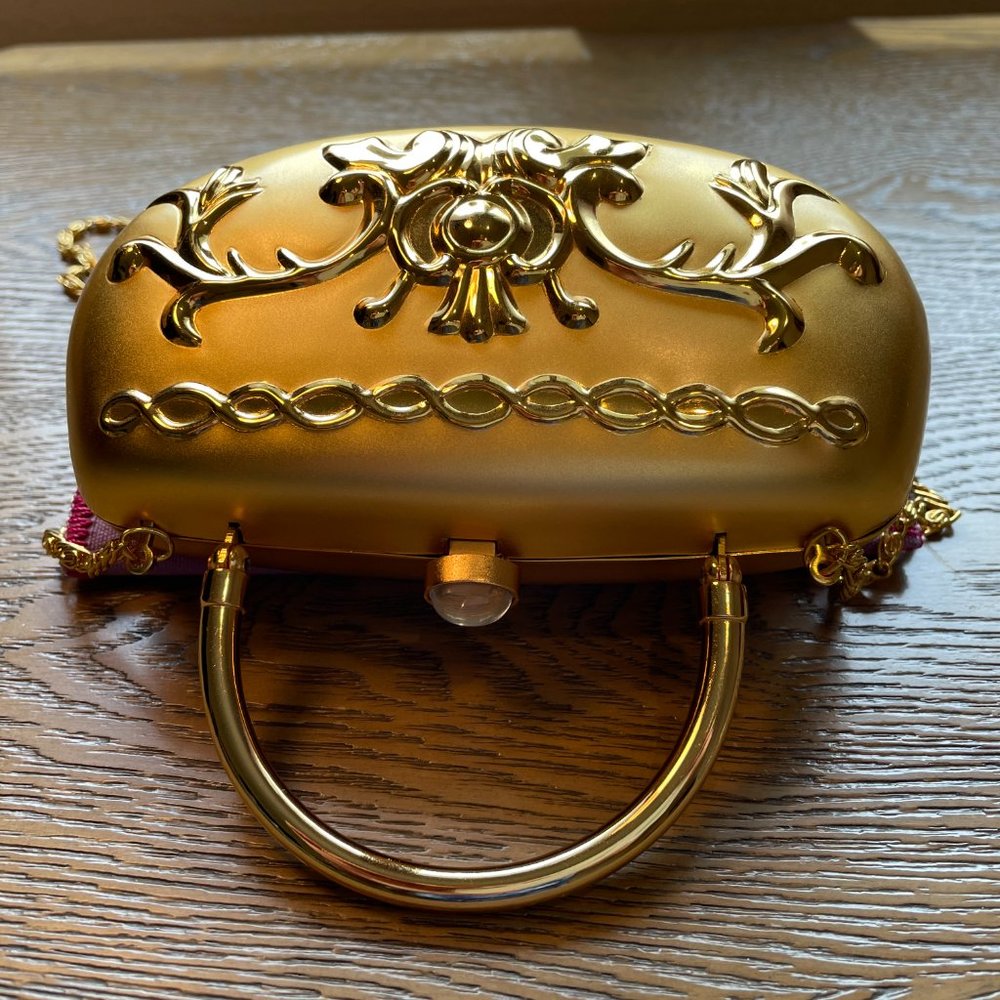 DANIELLA - Gold Tone Clutch Purse with Chain and Compact Mirror - 2005 - Picture 2 of 12